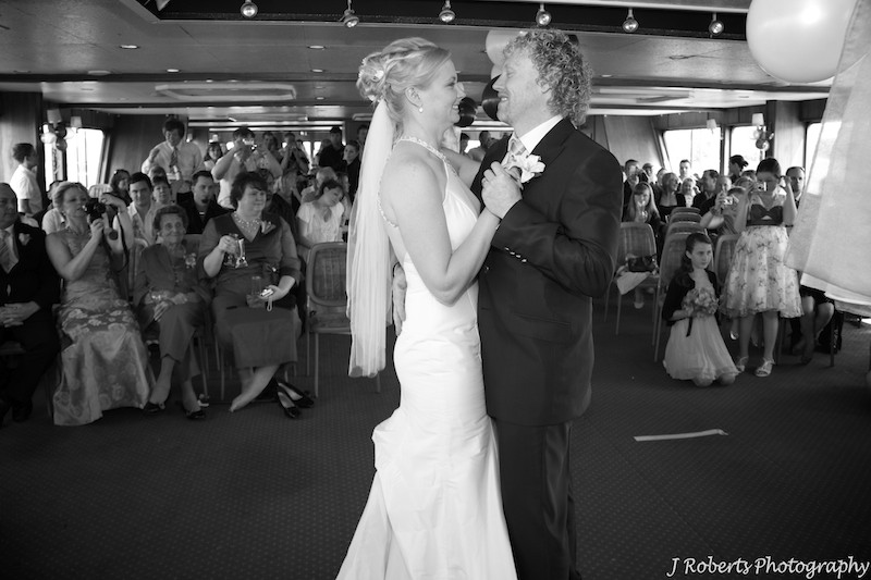 Bridal waltz - wedding photography